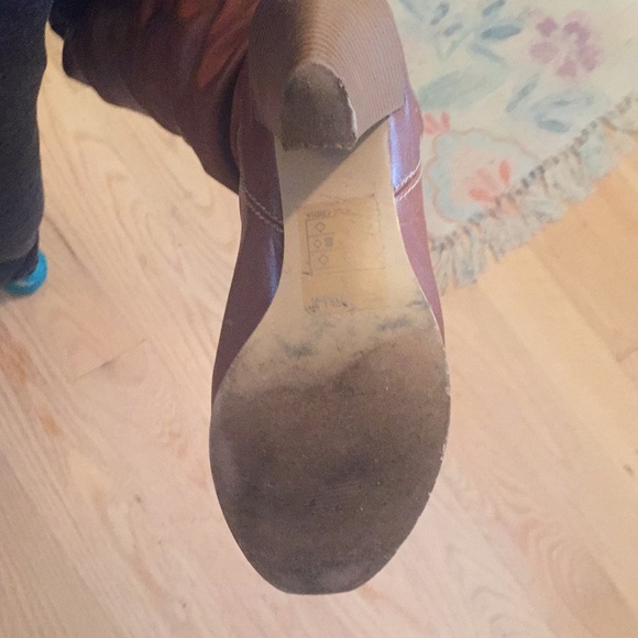 Camel boots - perfect for fall! - Picture 3 of 3